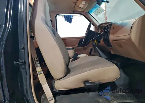 2002 Ford Ranger z USA, uszkodzony, nr VIN 1FTYR11U92TA64751